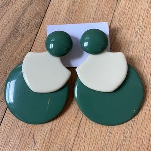 Acrylic earrings in green and ivory